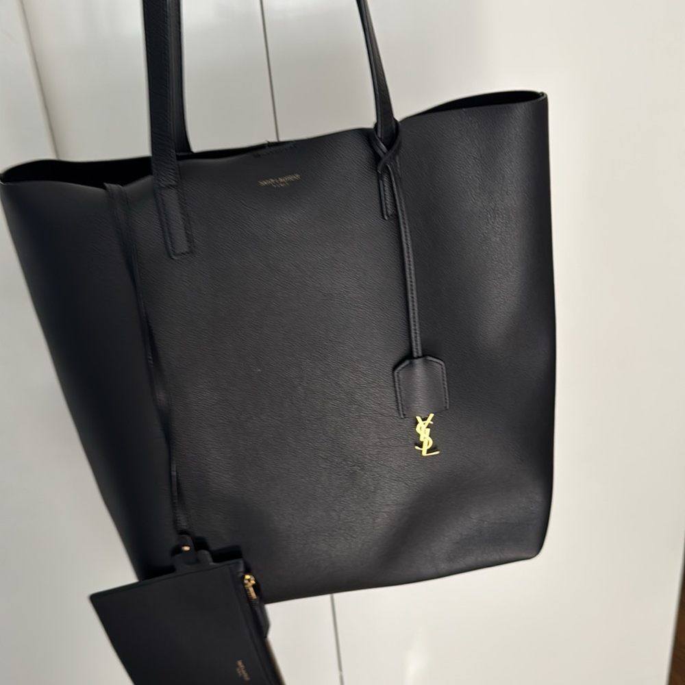 SAINT LAURENT BOLD SHOPPING BAG IN GRAINED LEATHER